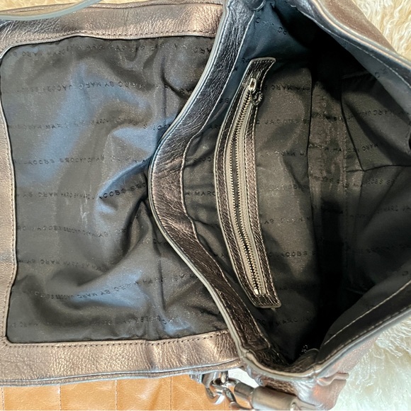 Marc by Marc Jacobs metallic grey crossbody purse - Picture 6 of 11